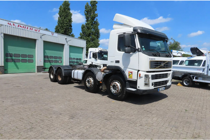 Volvo FM 12.380 8x4 FULL SPRING. 100% condition! - Φορτηγό σασί: φωτογραφία 1 Volvo FM 12.380 8x4 FULL SPRING. 100% condition! - Φορτηγό σασί: φωτογραφία 1
