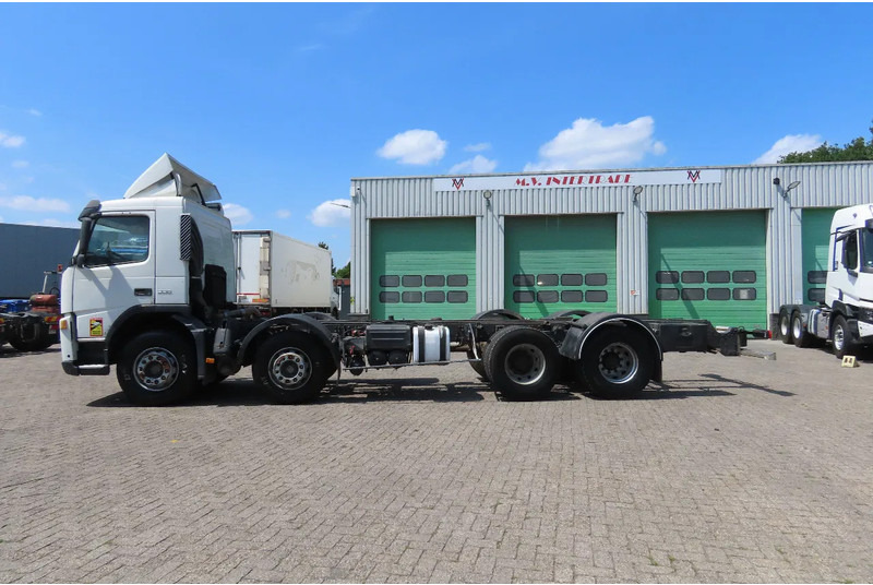 Volvo FM 12.380 8x4 FULL SPRING. 100% condition! - Φορτηγό σασί: φωτογραφία 3 Volvo FM 12.380 8x4 FULL SPRING. 100% condition! - Φορτηγό σασί: φωτογραφία 3