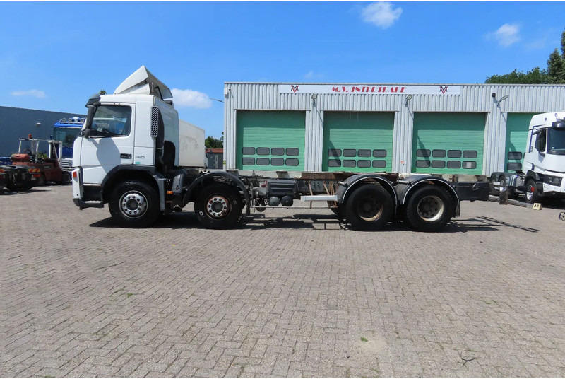 Volvo FM 380 8x4 FULL SPRING. 100% condition! - Φορτηγό σασί: φωτογραφία 4 Volvo FM 380 8x4 FULL SPRING. 100% condition! - Φορτηγό σασί: φωτογραφία 4