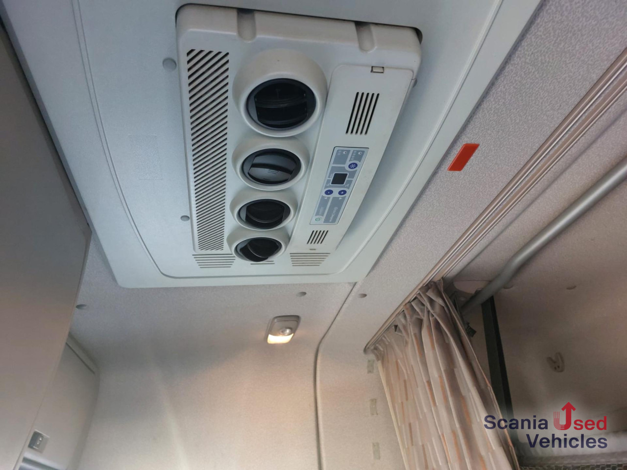 DAF XF 460 FT Space Cab Low deck - Τράκτορας: φωτογραφία 4 DAF XF 460 FT Space Cab Low deck - Τράκτορας: φωτογραφία 4