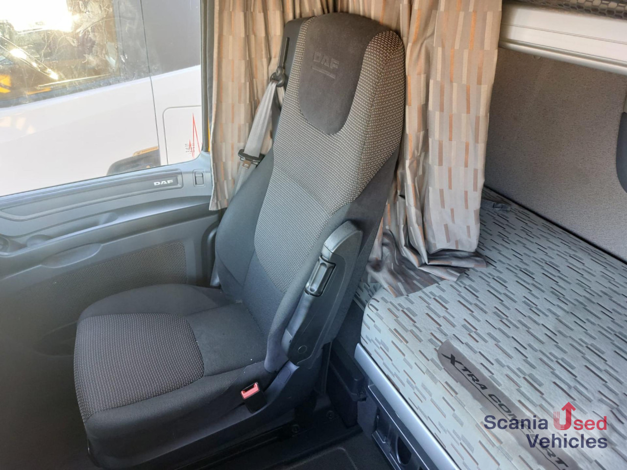 DAF XF 460 FT Space Cab Low deck - Τράκτορας: φωτογραφία 5 DAF XF 460 FT Space Cab Low deck - Τράκτορας: φωτογραφία 5