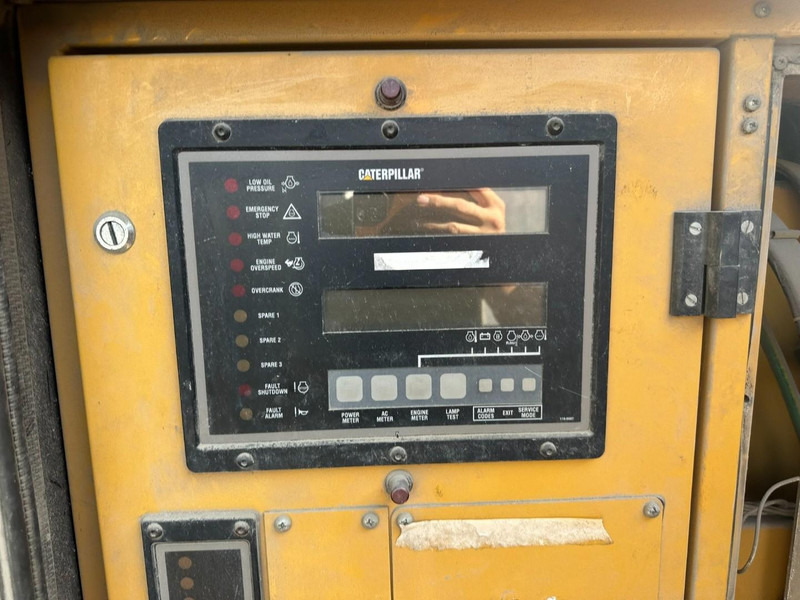 Βιομηχανική γεννήτρια Caterpillar 400 GEN SET - 365kVA - 292kW - 400V/230V - 527A - 4574kg: φωτογραφία 8 Βιομηχανική γεννήτρια Caterpillar 400 GEN SET - 365kVA - 292kW - 400V/230V - 527A - 4574kg: φωτογραφία 8
