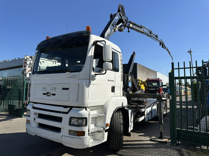 MAN TGA 26.310 6X2 HOOKLIFT + CRANE COPMA 160.4 + JIB J2 + WINCH - RADIO - LIFT + STEERING AXLE - EURO 3 - BE - Φορτηγό φόρτωσης γάντζου, Φορτηγό με γερανό: φωτογραφία 3 MAN TGA 26.310 6X2 HOOKLIFT + CRANE COPMA 160.4 + JIB J2 + WINCH - RADIO - LIFT + STEERING AXLE - EURO 3 - BE - Φορτηγό φόρτωσης γάντζου, Φορτηγό με γερανό: φωτογραφία 3