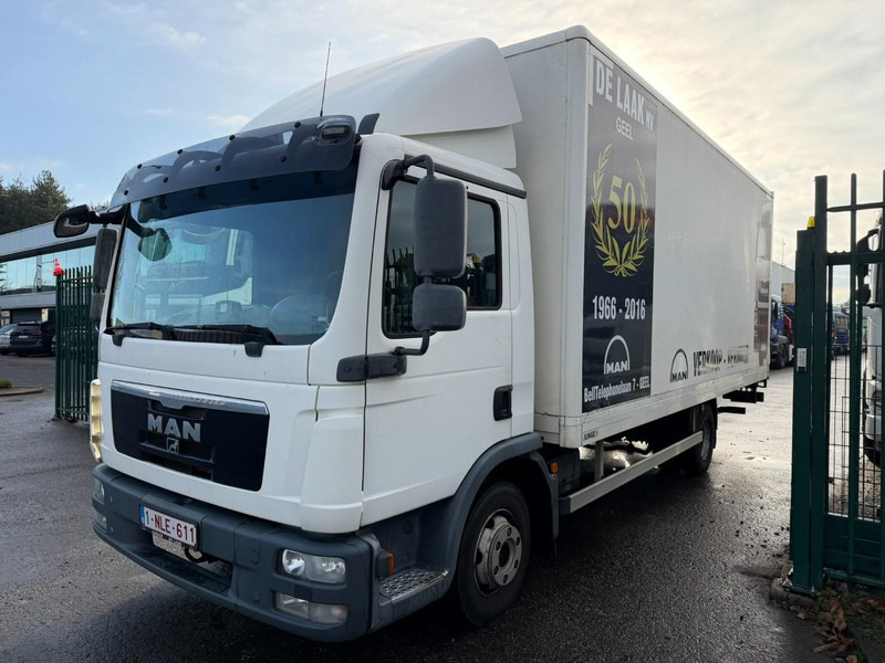 MAN TGL 8.180 4x2 BL COSED BOX / BAKWAGEN / CAISSE FERMEE - *184.000km* - 3 SEATER - EURO 5 - AIR SUSPENSION - BOX 6m00 x 2m49 x 2m38 - BE TRUCK - Φορτηγό κόφα: φωτογραφία 3 MAN TGL 8.180 4x2 BL COSED BOX / BAKWAGEN / CAISSE FERMEE - *184.000km* - 3 SEATER - EURO 5 - AIR SUSPENSION - BOX 6m00 x 2m49 x 2m38 - BE TRUCK - Φορτηγό κόφα: φωτογραφία 3