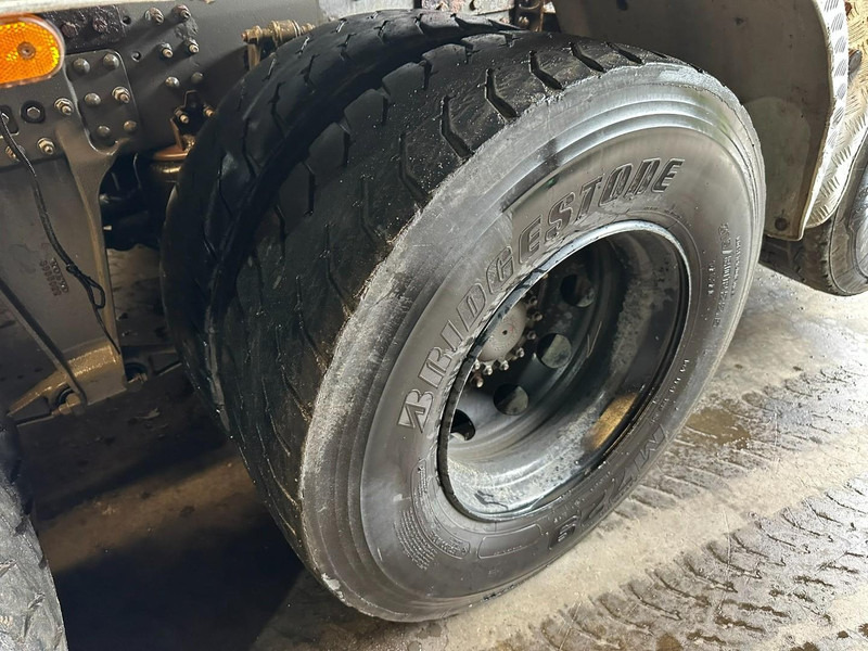 Φορτηγό φόρτωσης γάντζου, Φορτηγό με γερανό Volvo FH12-420 8x4 HOOKLIFT AJK + CRANE EFFER 250 - 3S - RADIO - TRIDEM LIFT + STEERING AXLE - I SHIFT - BE TRUCK: φωτογραφία 14 Φορτηγό φόρτωσης γάντζου, Φορτηγό με γερανό Volvo FH12-420 8x4 HOOKLIFT AJK + CRANE EFFER 250 - 3S - RADIO - TRIDEM LIFT + STEERING AXLE - I SHIFT - BE TRUCK: φωτογραφία 14