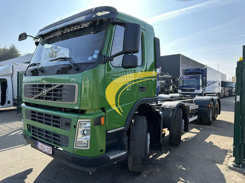 Volvo FM 340 8x2 CHASSIS (7m35) - LIFT+STEERING AXLE - MANUAL GEARBOX - EURO 3 - TÜV 05/2025 - BE TRUCK - Φορτηγό σασί: φωτογραφία 4 Volvo FM 340 8x2 CHASSIS (7m35) - LIFT+STEERING AXLE - MANUAL GEARBOX - EURO 3 - TÜV 05/2025 - BE TRUCK - Φορτηγό σασί: φωτογραφία 4