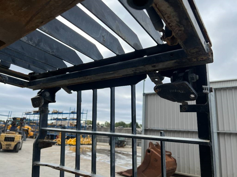 Cat 313E / M315F / 320F / 323E / 325F / 329E / 330F / - Καμπίνα και εσωτερικό για Κατασκευή μηχανήματα: φωτογραφία 4 Cat 313E / M315F / 320F / 323E / 325F / 329E / 330F / - Καμπίνα και εσωτερικό για Κατασκευή μηχανήματα: φωτογραφία 4