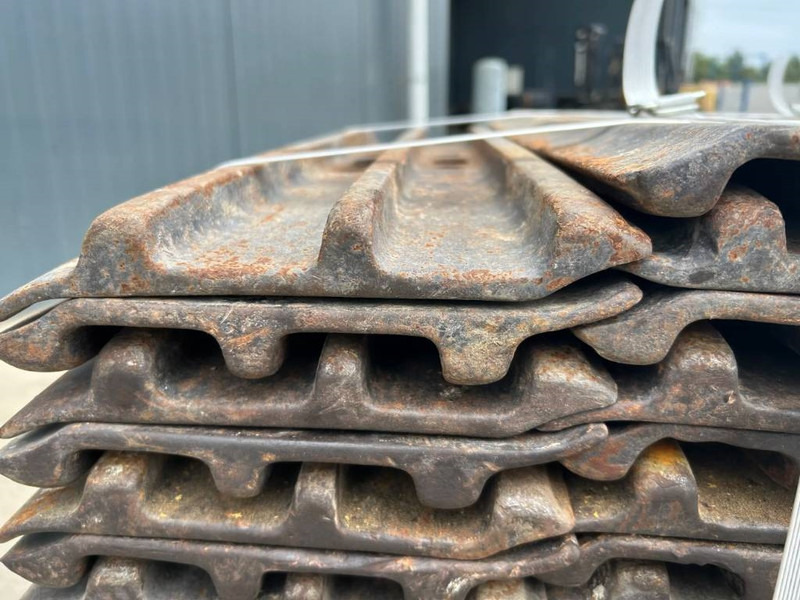 Cat 320D / 320E / 323D / 323E 700mm shoes - 30% - Πλαίσιο/ Σασί για Κατασκευή μηχανήματα: φωτογραφία 3 Cat 320D / 320E / 323D / 323E 700mm shoes - 30% - Πλαίσιο/ Σασί για Κατασκευή μηχανήματα: φωτογραφία 3