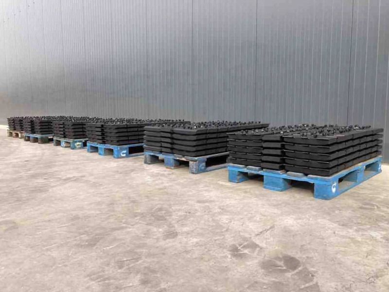 Demag Rubber Asphalt Pads - Πλαίσιο/ Σασί για Κατασκευή μηχανήματα: φωτογραφία 1 Demag Rubber Asphalt Pads - Πλαίσιο/ Σασί για Κατασκευή μηχανήματα: φωτογραφία 1