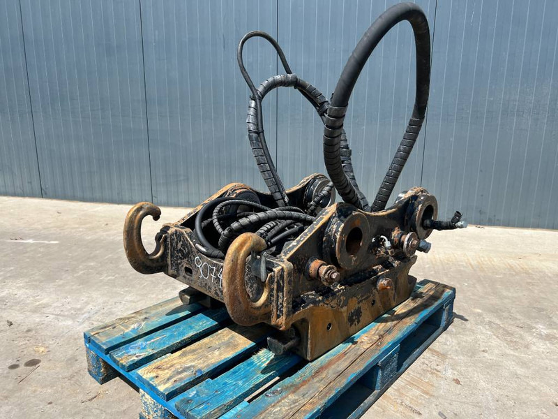 OilQuick OQ80 330D - 336D - 336E - 336F DB-stick - Ταχυσύνδεσμος για Κατασκευή μηχανήματα: φωτογραφία 1 OilQuick OQ80 330D - 336D - 336E - 336F DB-stick - Ταχυσύνδεσμος για Κατασκευή μηχανήματα: φωτογραφία 1