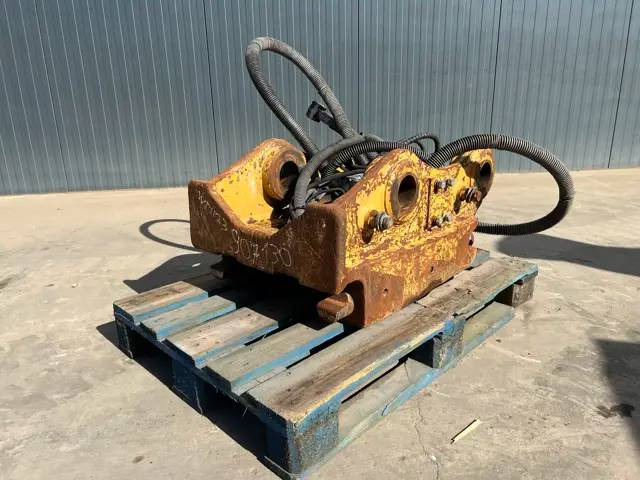 OilQuick OQ80 - 330F / 329E - Ταχυσύνδεσμος για Κατασκευή μηχανήματα: φωτογραφία 1 OilQuick OQ80 - 330F / 329E - Ταχυσύνδεσμος για Κατασκευή μηχανήματα: φωτογραφία 1