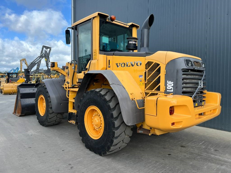 Volvo L90F - Ελαστιχοφόρος φορτωτής: φωτογραφία 3 Volvo L90F - Ελαστιχοφόρος φορτωτής: φωτογραφία 3