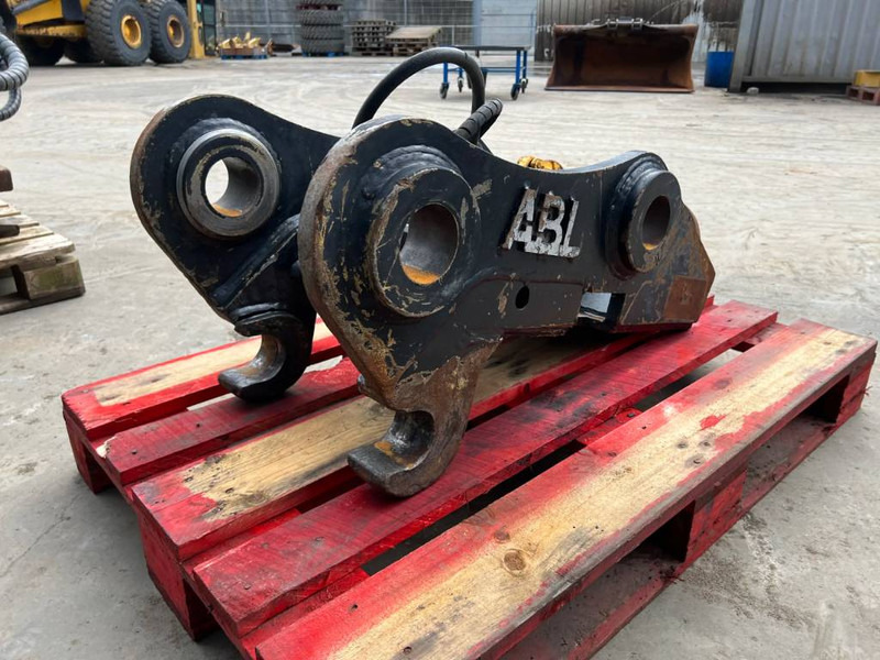 Volvo S1 - 323D - Ταχυσύνδεσμος για Κατασκευή μηχανήματα: φωτογραφία 5 Volvo S1 - 323D - Ταχυσύνδεσμος για Κατασκευή μηχανήματα: φωτογραφία 5