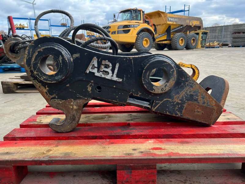 Volvo S1 - 323D - Ταχυσύνδεσμος για Κατασκευή μηχανήματα: φωτογραφία 4 Volvo S1 - 323D - Ταχυσύνδεσμος για Κατασκευή μηχανήματα: φωτογραφία 4