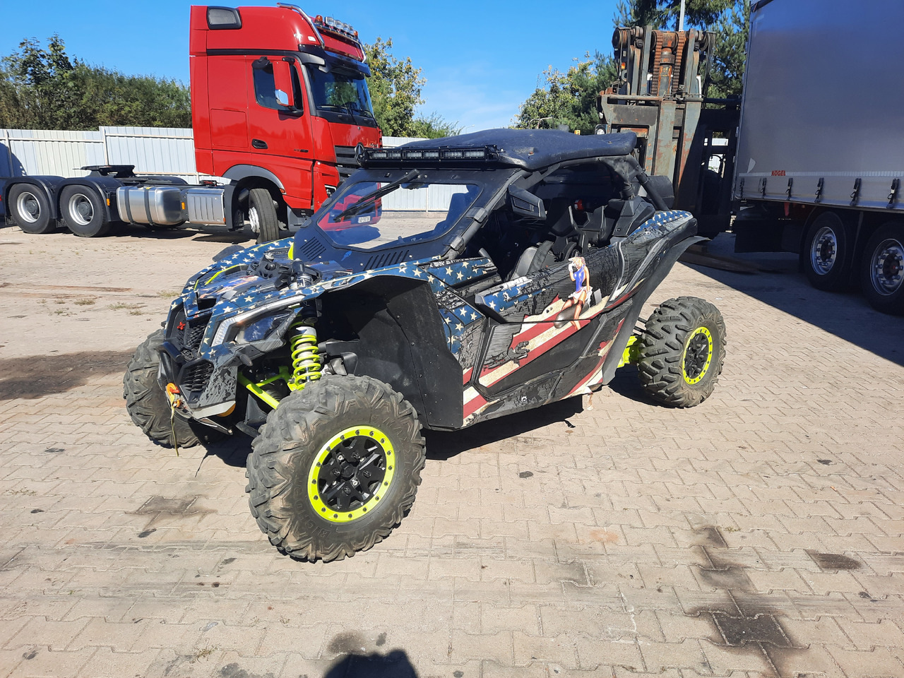 CAN-AM Maverick X3 XDS z homologacją - Τετράκλινα: φωτογραφία 2 CAN-AM Maverick X3 XDS z homologacją - Τετράκλινα: φωτογραφία 2