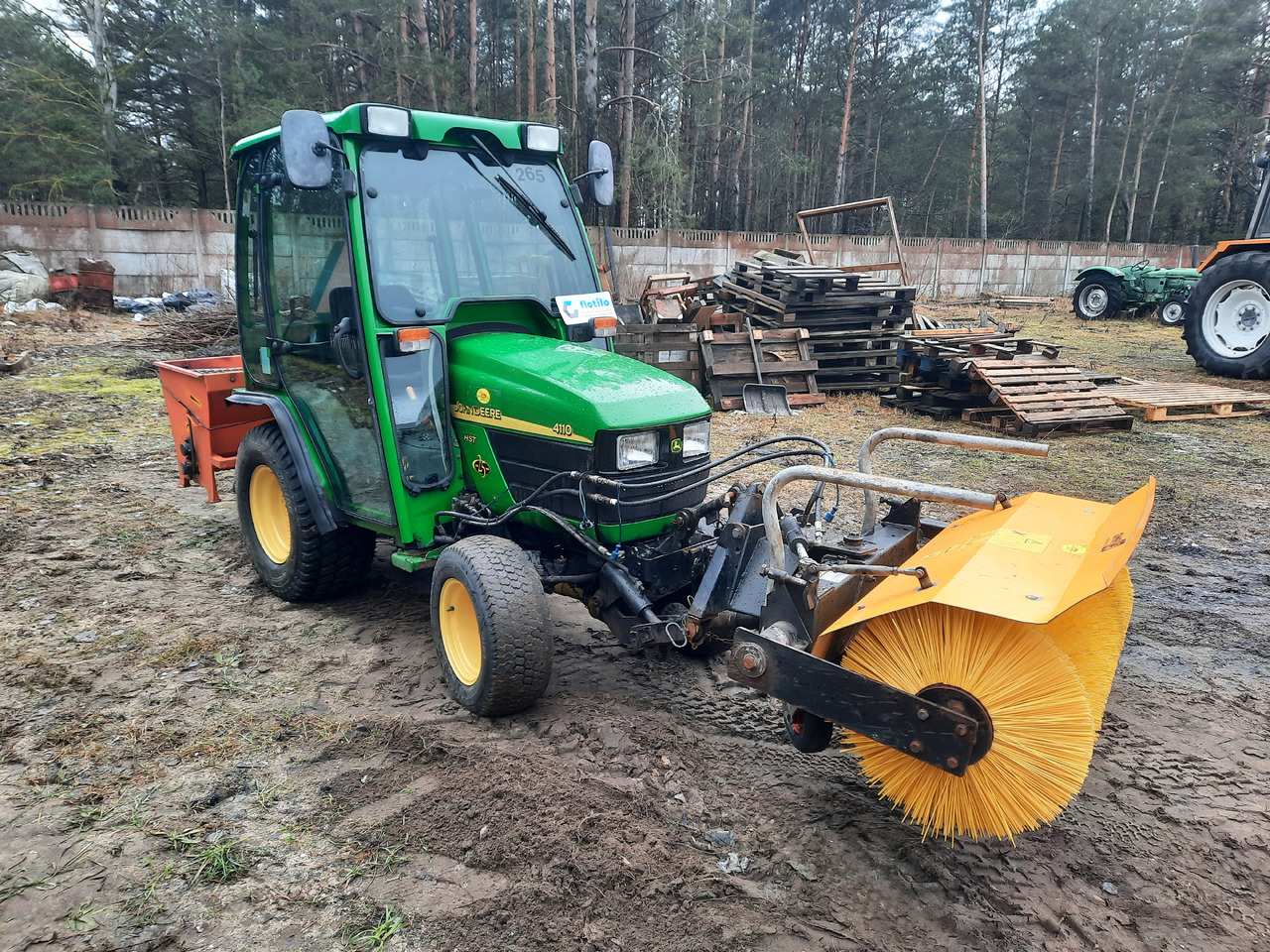 JOHN DEERE 4110 - Τρακτέρ: φωτογραφία 2 JOHN DEERE 4110 - Τρακτέρ: φωτογραφία 2