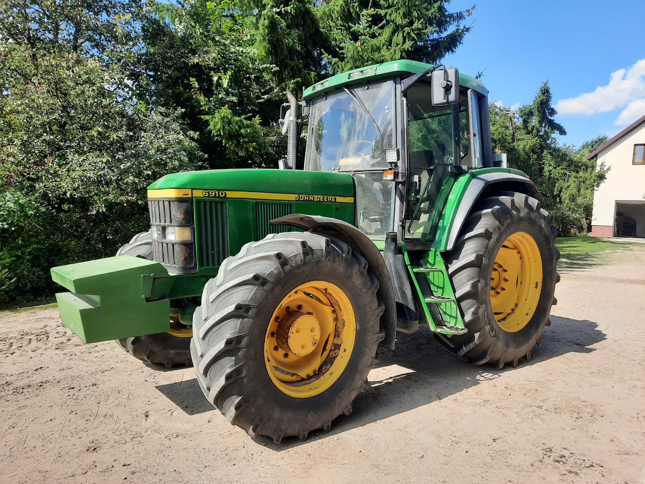 JOHN DEERE 6910 - Τρακτέρ: φωτογραφία 1 JOHN DEERE 6910 - Τρακτέρ: φωτογραφία 1