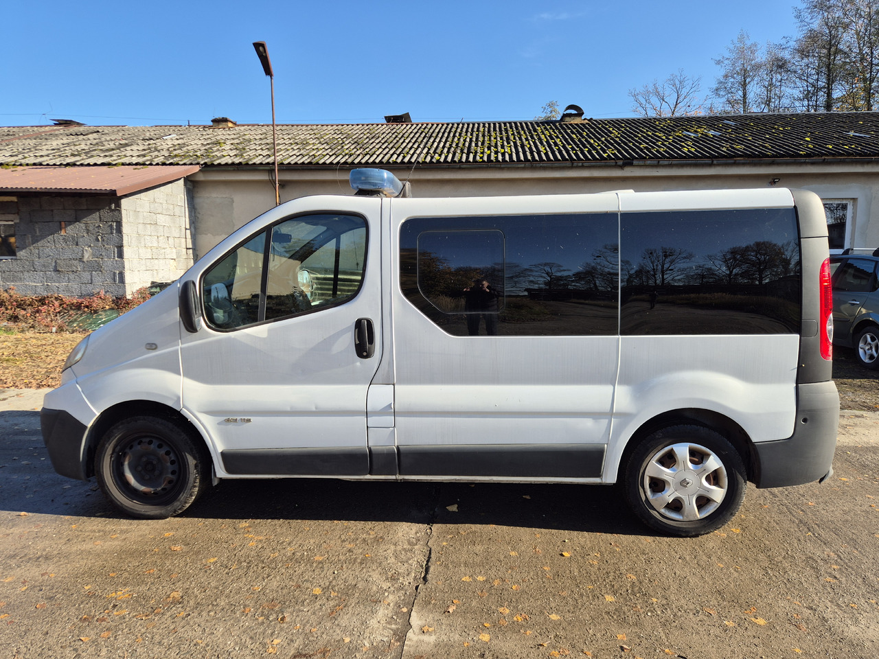 RENAULT Trafic 2.0 dCi 115 KM - Ασθενοφόρο: φωτογραφία 2 RENAULT Trafic 2.0 dCi 115 KM - Ασθενοφόρο: φωτογραφία 2