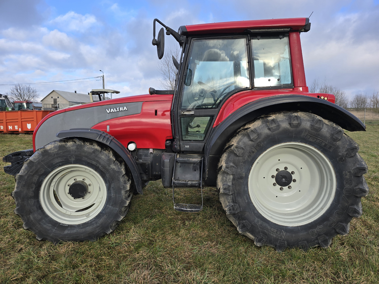 Τρακτέρ VALTRA T140: φωτογραφία 1