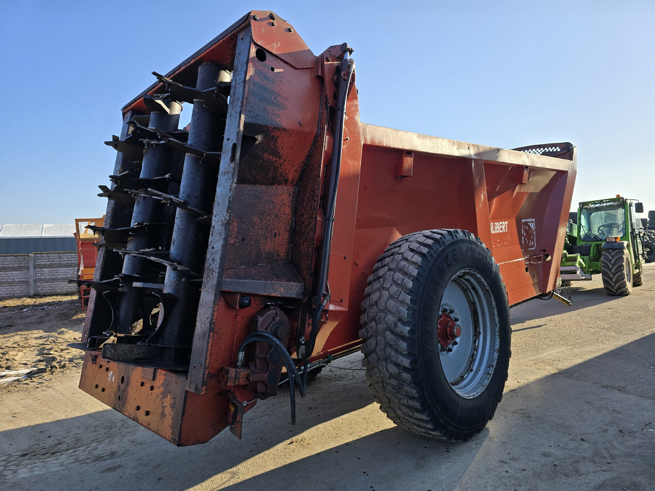 - Κοπροδιανομέας: φωτογραφία 5 - Κοπροδιανομέας: φωτογραφία 5