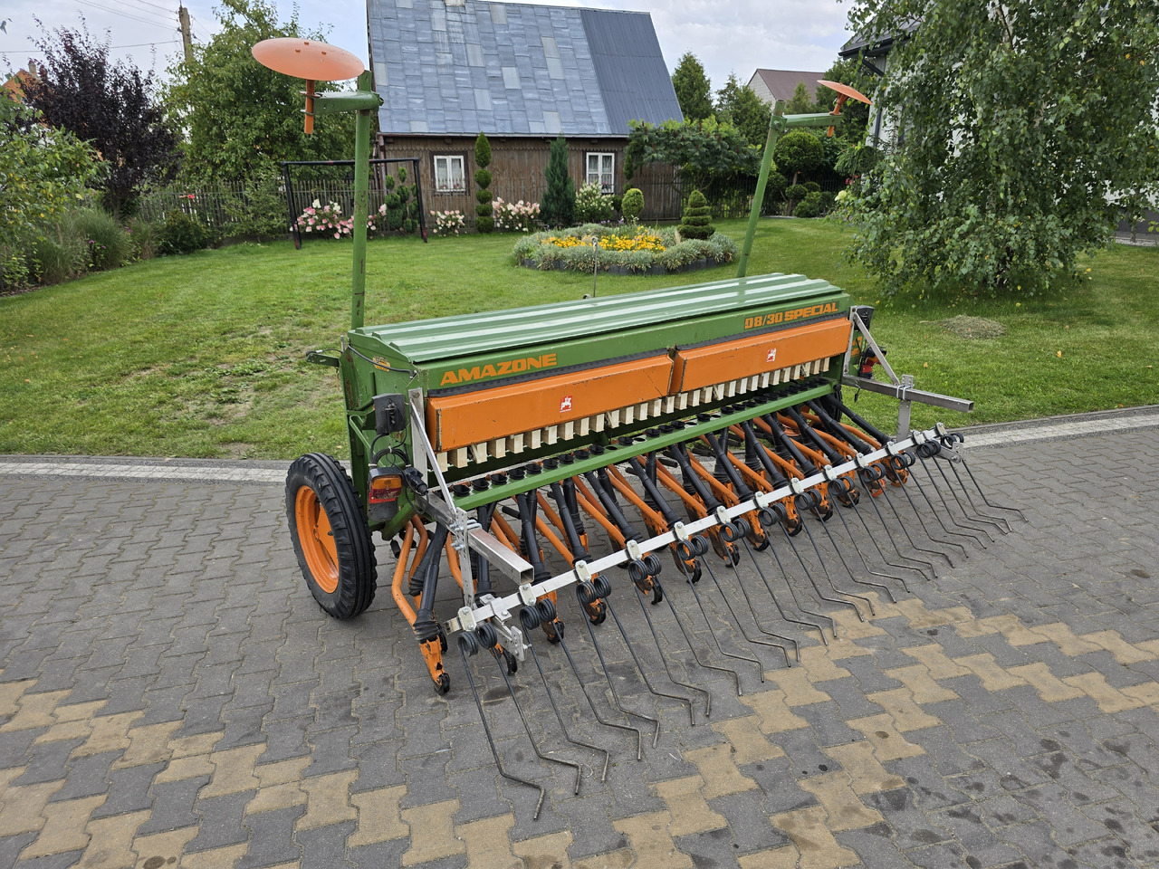 Amazone D8/30 SPECIAL - Μηχανήματα σποράς: φωτογραφία 1 Amazone D8/30 SPECIAL - Μηχανήματα σποράς: φωτογραφία 1