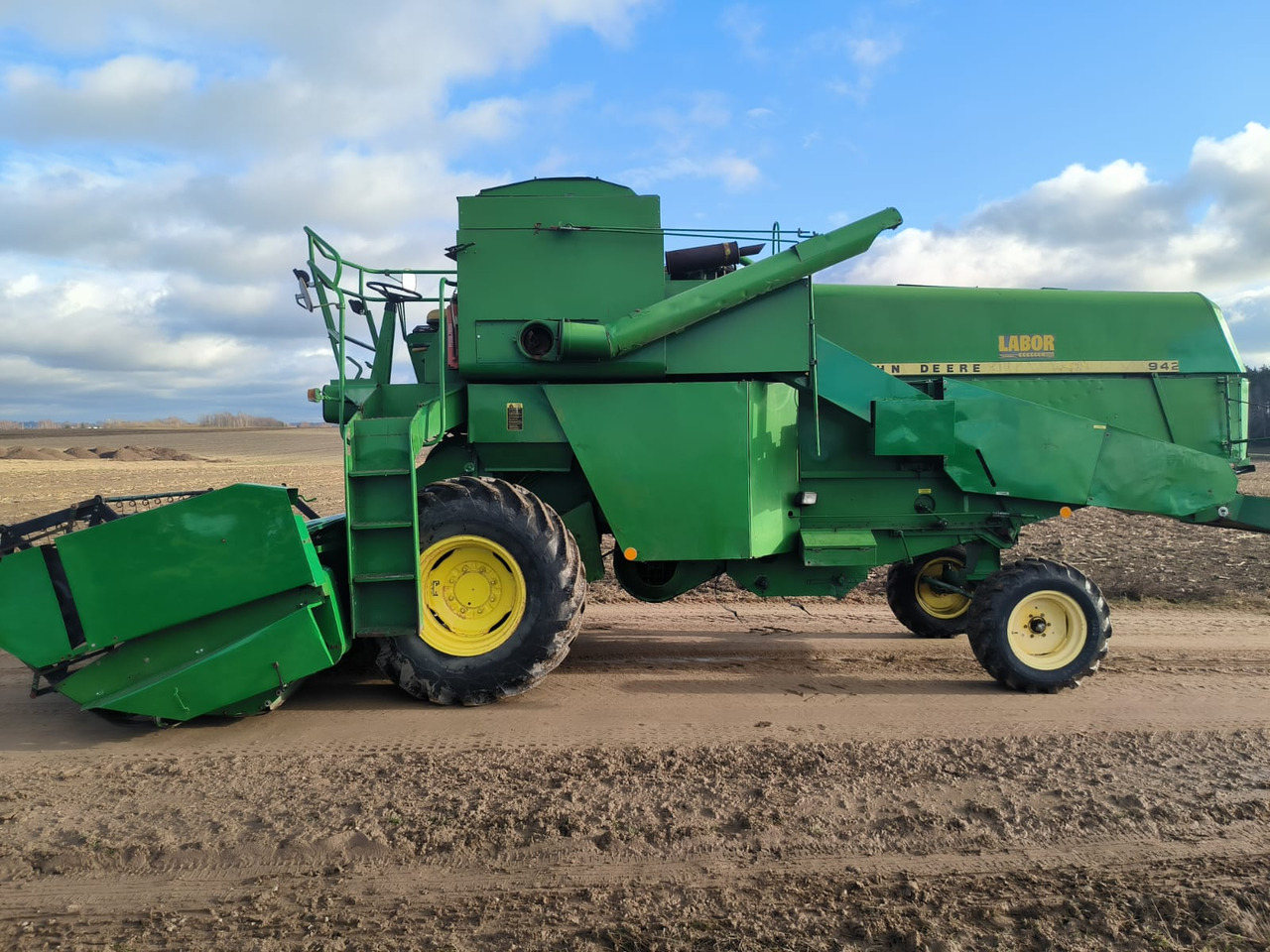 John-deere 942 - Θεριζοαλωνιστική μηχανή: φωτογραφία 2 John-deere 942 - Θεριζοαλωνιστική μηχανή: φωτογραφία 2