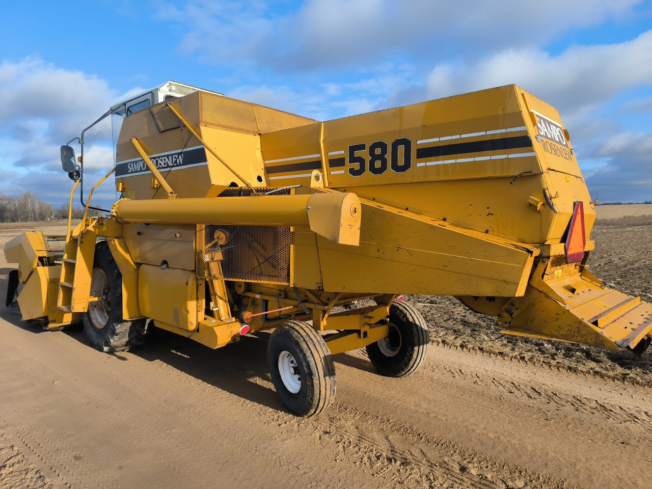 Sampo Rosenlew 580 - Θεριζοαλωνιστική μηχανή: φωτογραφία 4 Sampo Rosenlew 580 - Θεριζοαλωνιστική μηχανή: φωτογραφία 4