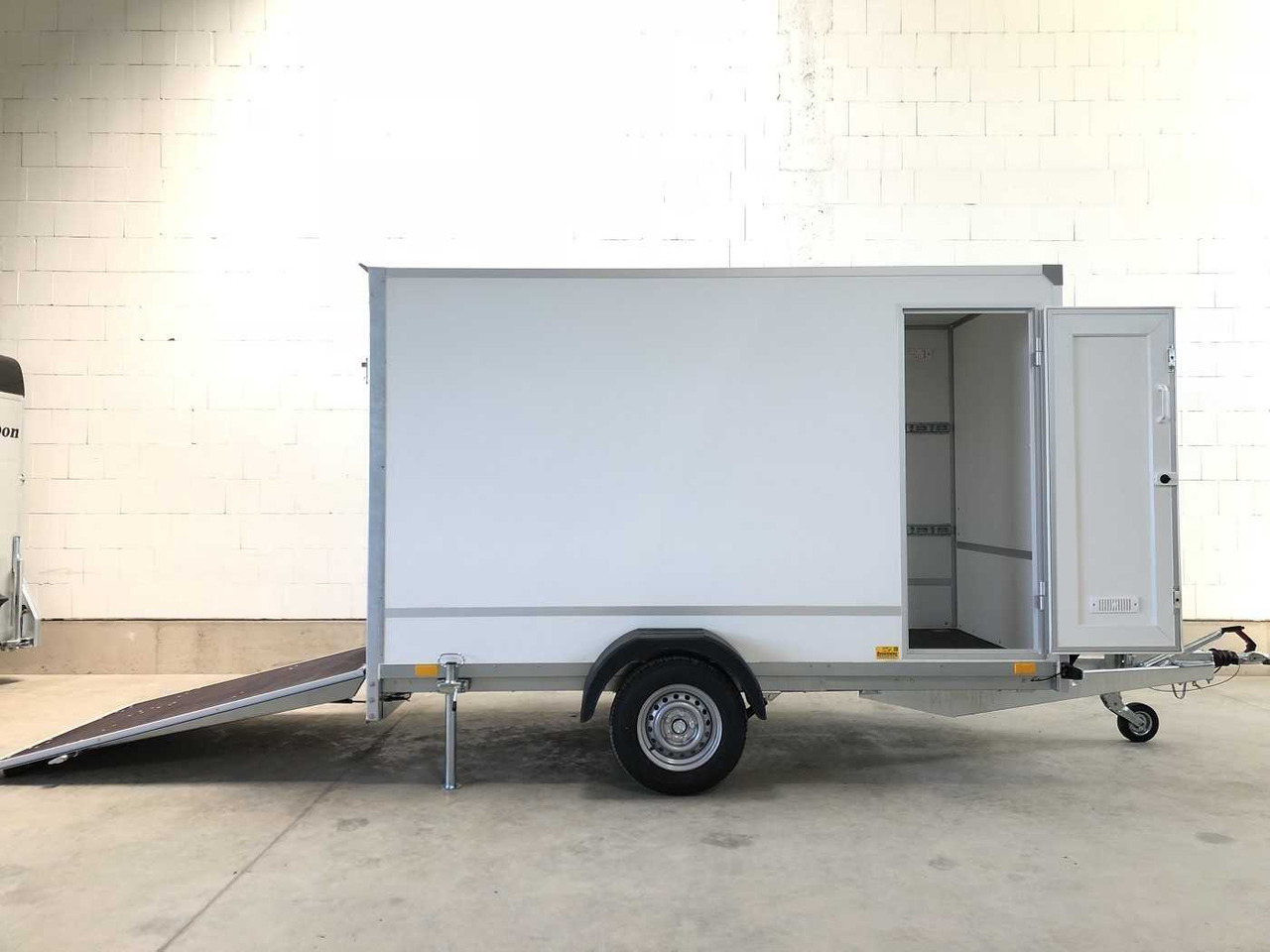 BLYSS F1330HD Rampe Tür Kofferanhänger - Ρυμούλκα κόφα: φωτογραφία 1 BLYSS F1330HD Rampe Tür Kofferanhänger - Ρυμούλκα κόφα: φωτογραφία 1