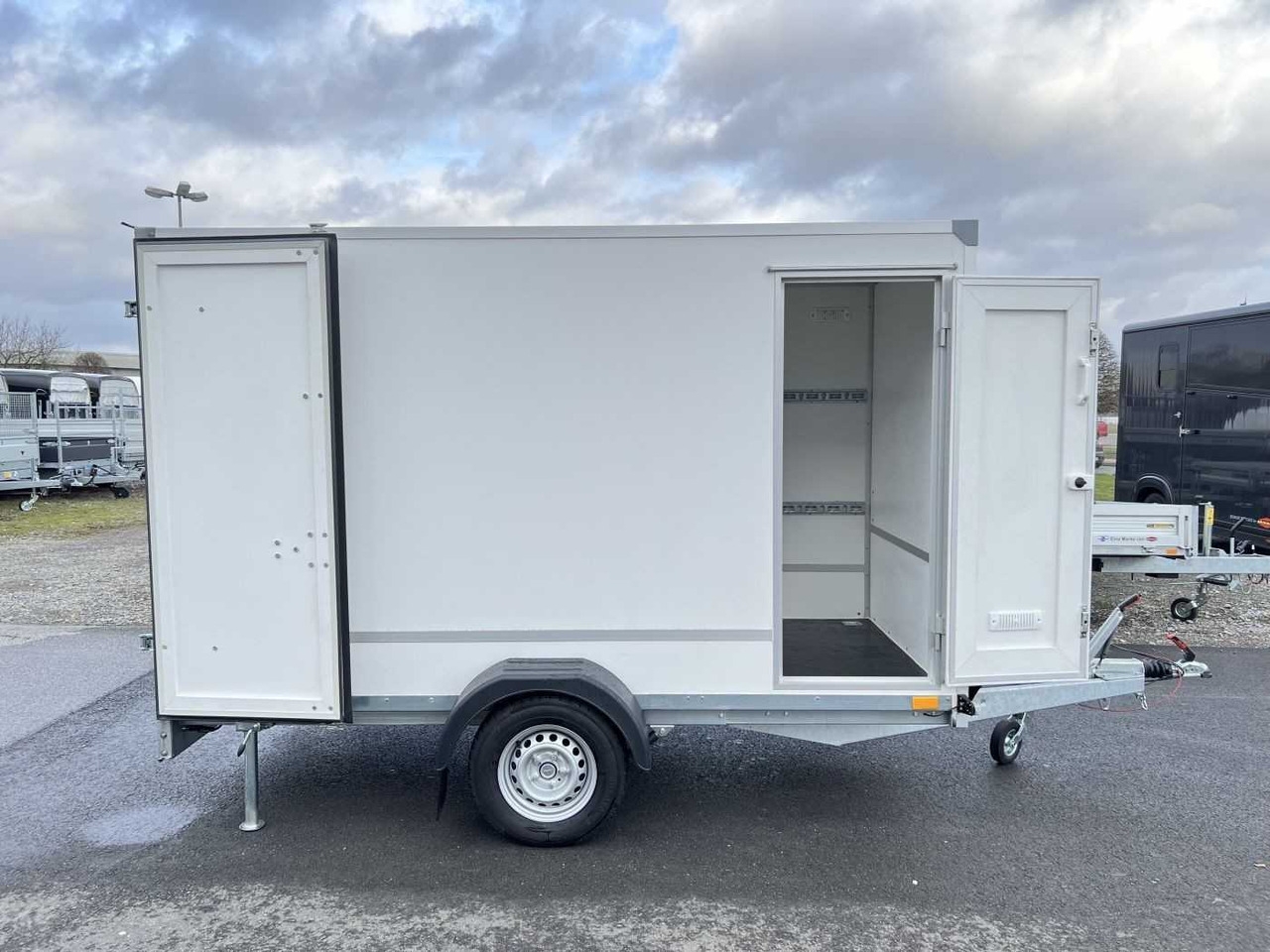 BLYSS F1330HD Seitentür Kofferanhänger - Ρυμούλκα κόφα: φωτογραφία 1 BLYSS F1330HD Seitentür Kofferanhänger - Ρυμούλκα κόφα: φωτογραφία 1