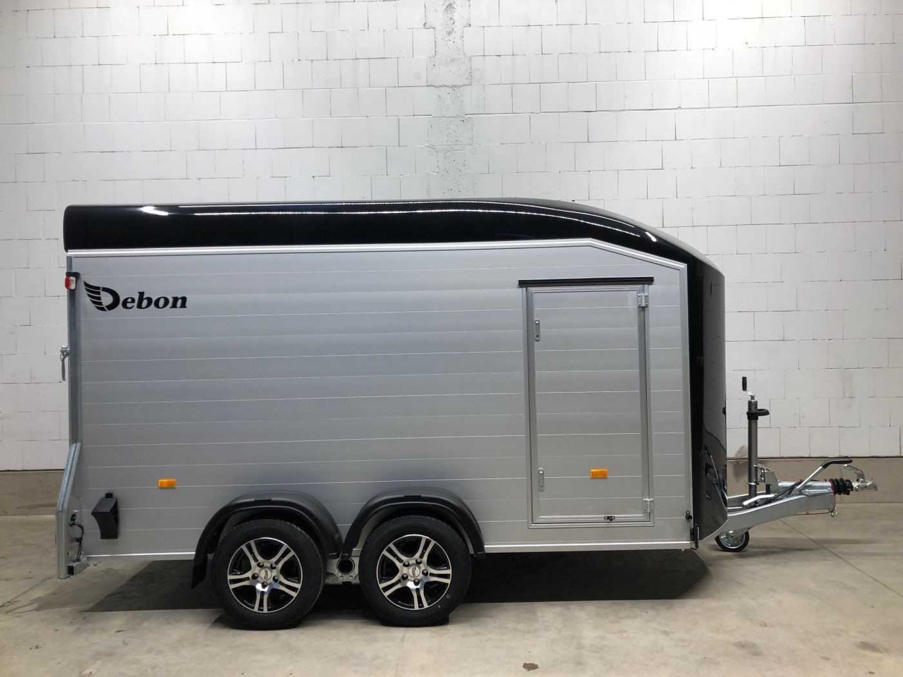 CHEVAL LIBERTE DEBON C700 Roadster ALF Kofferanhänger - Ρυμούλκα κόφα: φωτογραφία 3 CHEVAL LIBERTE DEBON C700 Roadster ALF Kofferanhänger - Ρυμούλκα κόφα: φωτογραφία 3