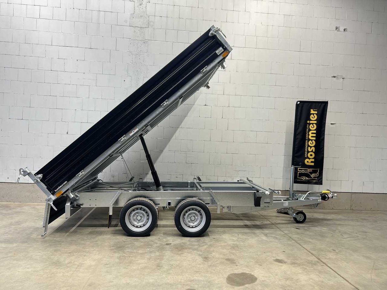 HUMBAUR HTK 3000.31 Stahl Black Dreiseitenkipper - Ρυμούλκα ανατρεπόμενο: φωτογραφία 1 HUMBAUR HTK 3000.31 Stahl Black Dreiseitenkipper - Ρυμούλκα ανατρεπόμενο: φωτογραφία 1