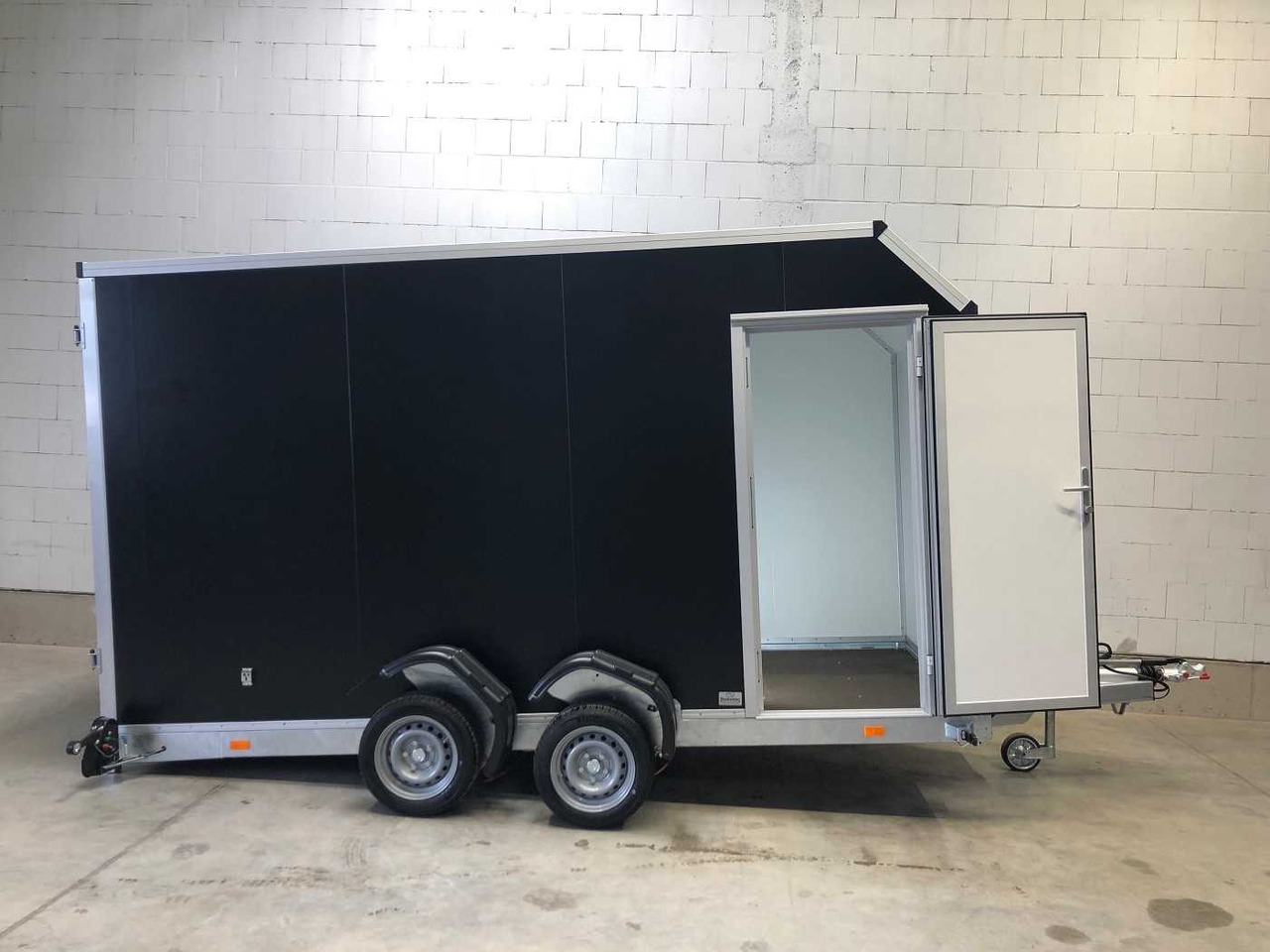 VEZEKO Husky FB K 35.40 SP EP Tür Kofferanhänger Absenker - Ρυμούλκα κόφα: φωτογραφία 3 VEZEKO Husky FB K 35.40 SP EP Tür Kofferanhänger Absenker - Ρυμούλκα κόφα: φωτογραφία 3