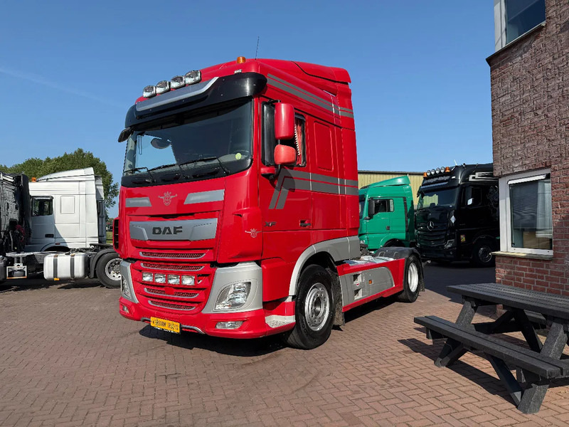DAF XF 530 XF530 4X2 / RETARDER / ONLY 601.787KM / FULL SPOILER / MANUAL GEARBOX - Τράκτορας: φωτογραφία 2 DAF XF 530 XF530 4X2 / RETARDER / ONLY 601.787KM / FULL SPOILER / MANUAL GEARBOX - Τράκτορας: φωτογραφία 2