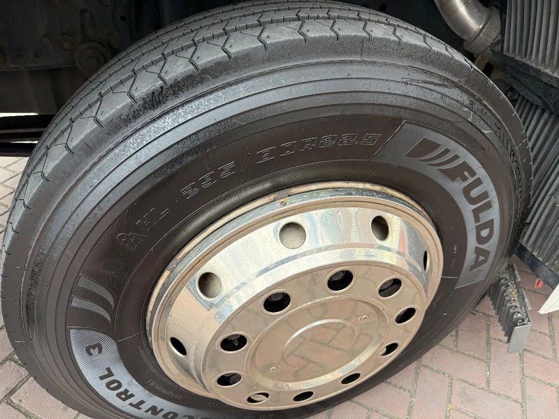 Mercedes-Benz Axor 1824 Axor 1824L mit 7.70m Koffer und Ladebordwand - Φορτηγό κόφα: φωτογραφία 4 Mercedes-Benz Axor 1824 Axor 1824L mit 7.70m Koffer und Ladebordwand - Φορτηγό κόφα: φωτογραφία 4