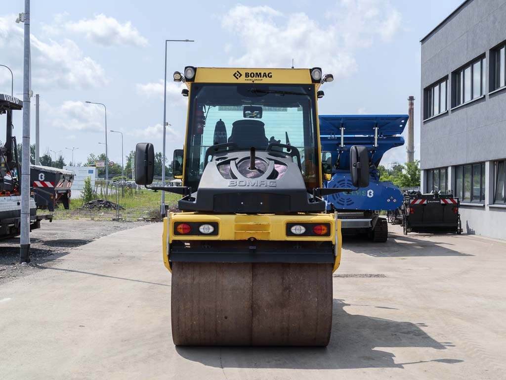 Ασφαλτικός οδοστρωτήρας BOMAG BW 154 AP-4v AM: φωτογραφία 7