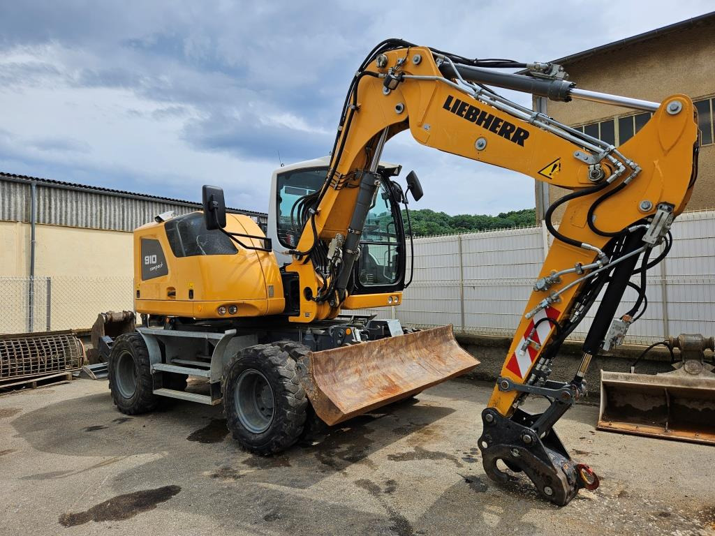 LIEBHERR A 910 COMPACT - Τροχοφόρος εκσκαφέας: φωτογραφία 4 LIEBHERR A 910 COMPACT - Τροχοφόρος εκσκαφέας: φωτογραφία 4