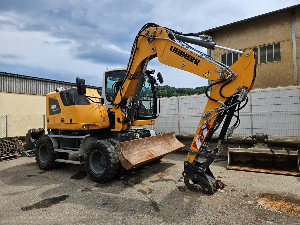 LIEBHERR A 910 COMPACT - Τροχοφόρος εκσκαφέας: φωτογραφία 1 LIEBHERR A 910 COMPACT - Τροχοφόρος εκσκαφέας: φωτογραφία 1