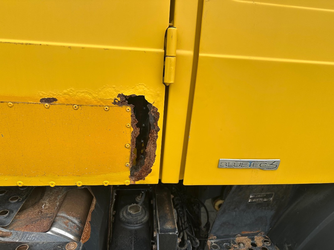 Mercedes-Benz U 4000 - Τρακτέρ: φωτογραφία 2 Mercedes-Benz U 4000 - Τρακτέρ: φωτογραφία 2