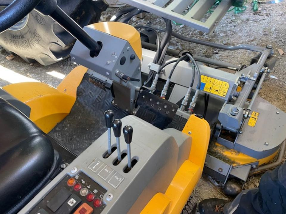 Stiga Titan 26H Diesel-Aufsitzrasenmäher mit Frontmähwerk - Χλοοκοπτικό: φωτογραφία 4 Stiga Titan 26H Diesel-Aufsitzrasenmäher mit Frontmähwerk - Χλοοκοπτικό: φωτογραφία 4