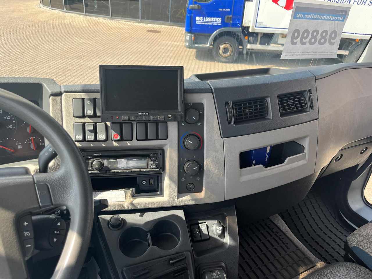 Volvo FL210 - Φορτηγό κόφα: φωτογραφία 5 Volvo FL210 - Φορτηγό κόφα: φωτογραφία 5