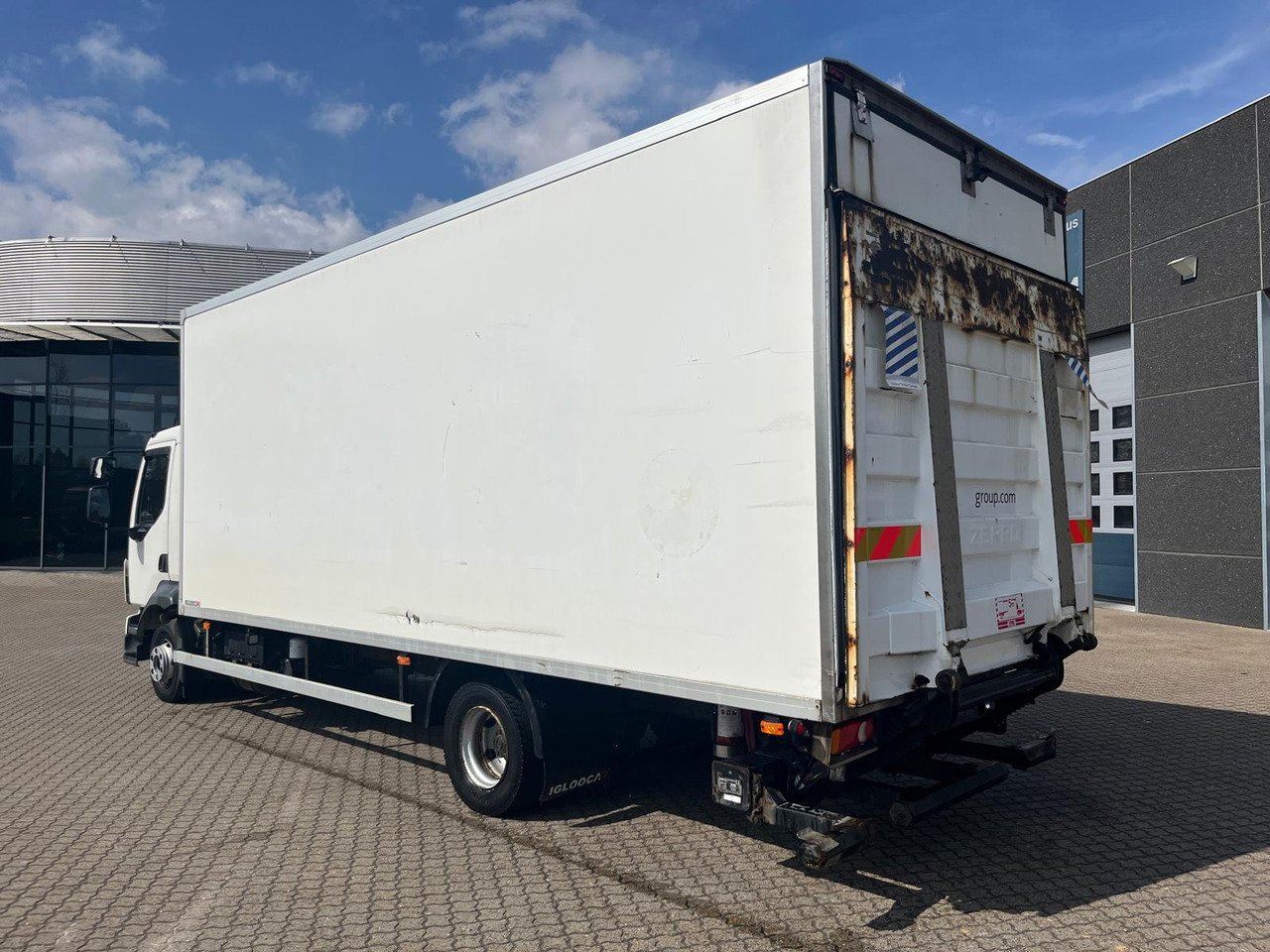 Volvo FL210 - Φορτηγό κόφα: φωτογραφία 2 Volvo FL210 - Φορτηγό κόφα: φωτογραφία 2