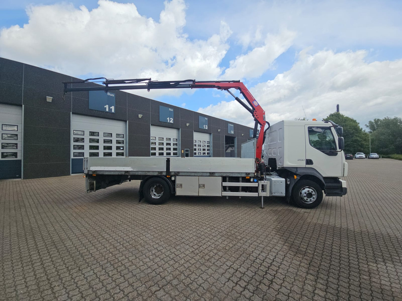 Volvo FL250 - Φορτηγό με ανοιχτή καρότσα, Φορτηγό με γερανό: φωτογραφία 3 Volvo FL250 - Φορτηγό με ανοιχτή καρότσα, Φορτηγό με γερανό: φωτογραφία 3