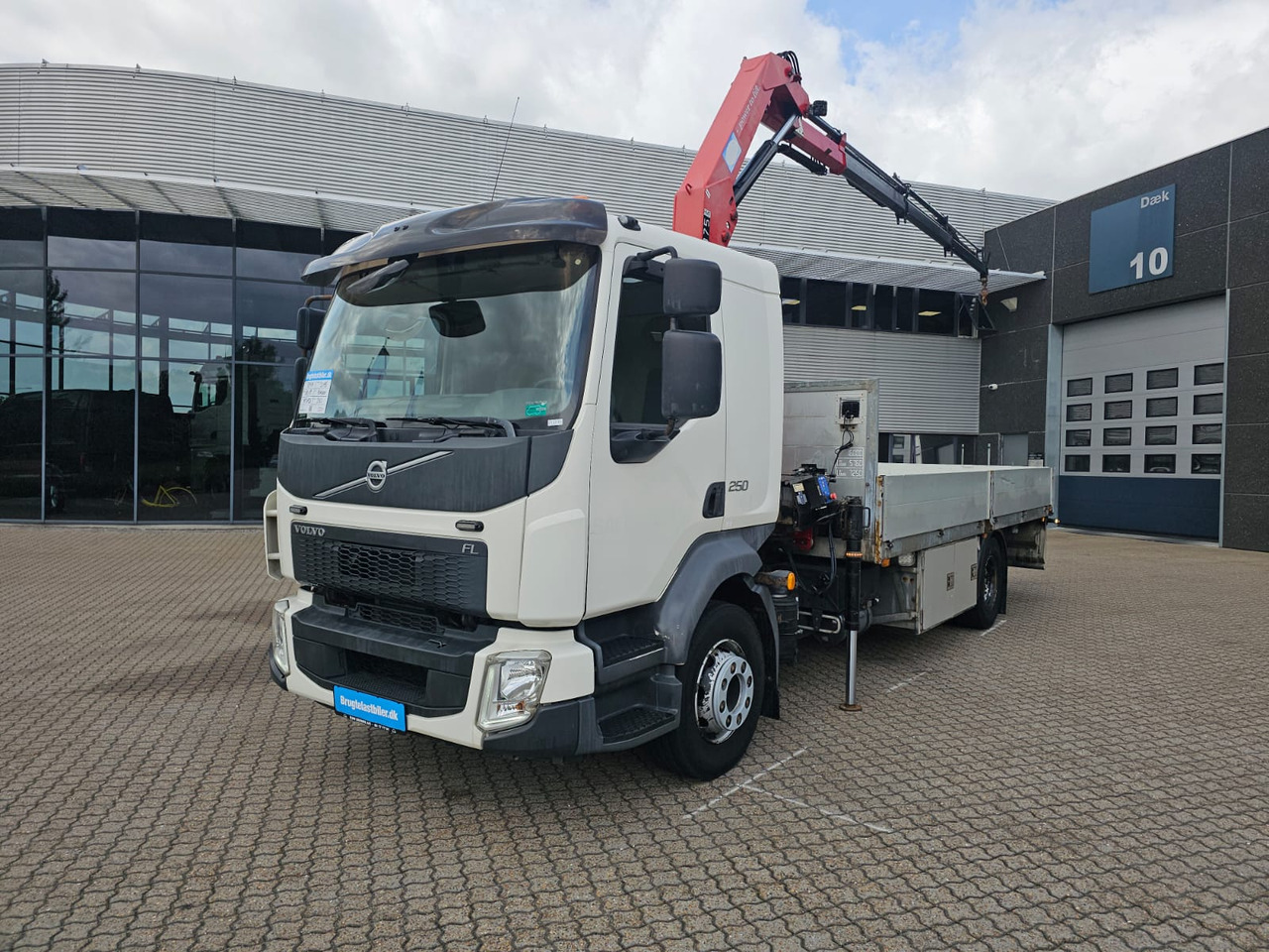 Volvo FL250 - Φορτηγό με ανοιχτή καρότσα, Φορτηγό με γερανό: φωτογραφία 1 Volvo FL250 - Φορτηγό με ανοιχτή καρότσα, Φορτηγό με γερανό: φωτογραφία 1