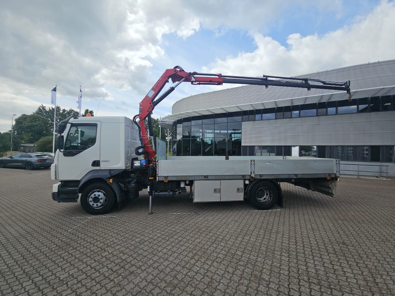 Volvo FL250 - Φορτηγό με ανοιχτή καρότσα, Φορτηγό με γερανό: φωτογραφία 4 Volvo FL250 - Φορτηγό με ανοιχτή καρότσα, Φορτηγό με γερανό: φωτογραφία 4