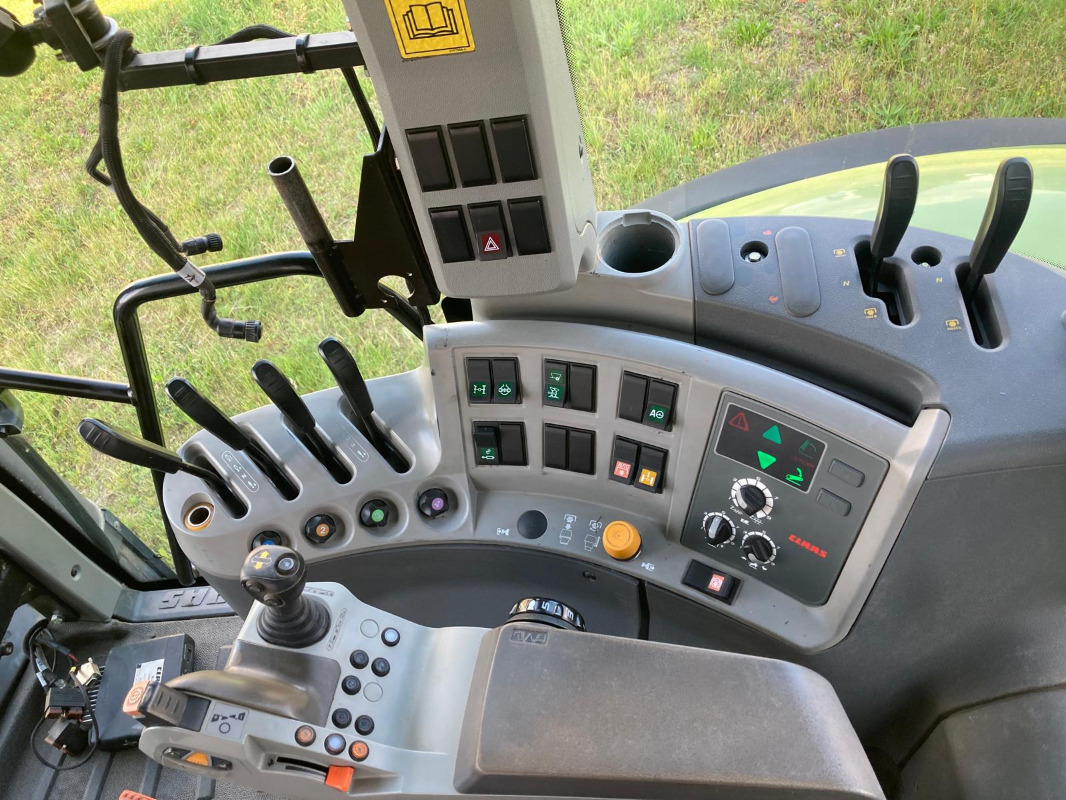 CLAAS AXION 840 - Τρακτέρ: φωτογραφία 5 CLAAS AXION 840 - Τρακτέρ: φωτογραφία 5