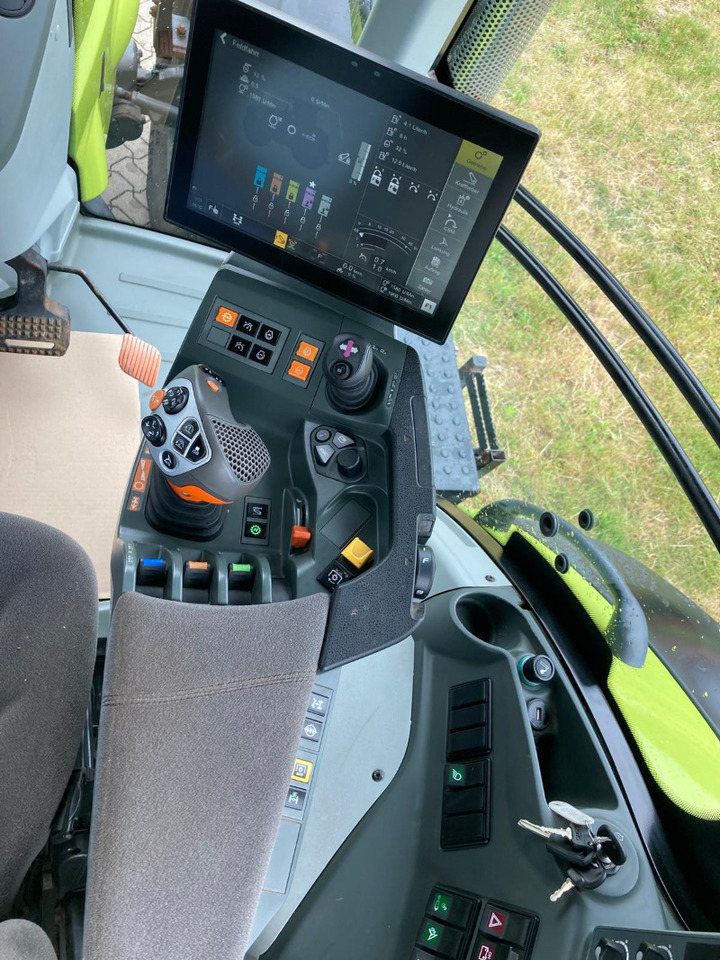 Τρακτέρ CLAAS Axion 830 CMATIC: φωτογραφία 6 Τρακτέρ CLAAS Axion 830 CMATIC: φωτογραφία 6