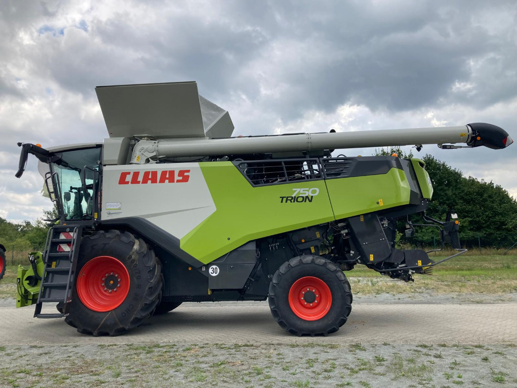 CLAAS Trion 750 - Θεριζοαλωνιστική μηχανή: φωτογραφία 1 CLAAS Trion 750 - Θεριζοαλωνιστική μηχανή: φωτογραφία 1