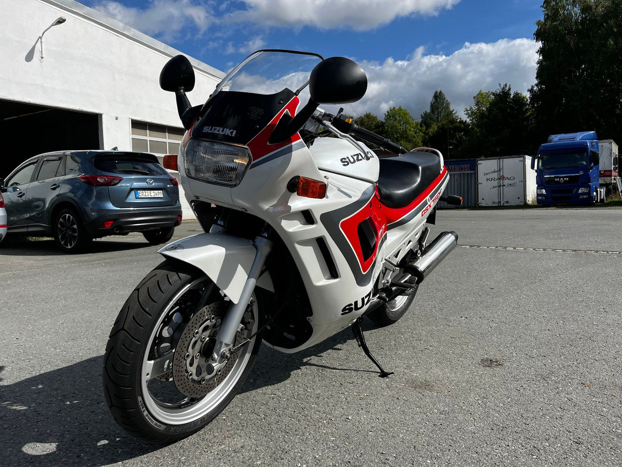 Suzuki GSX 750 - Μοτοσικλέτα: φωτογραφία 2 Suzuki GSX 750 - Μοτοσικλέτα: φωτογραφία 2