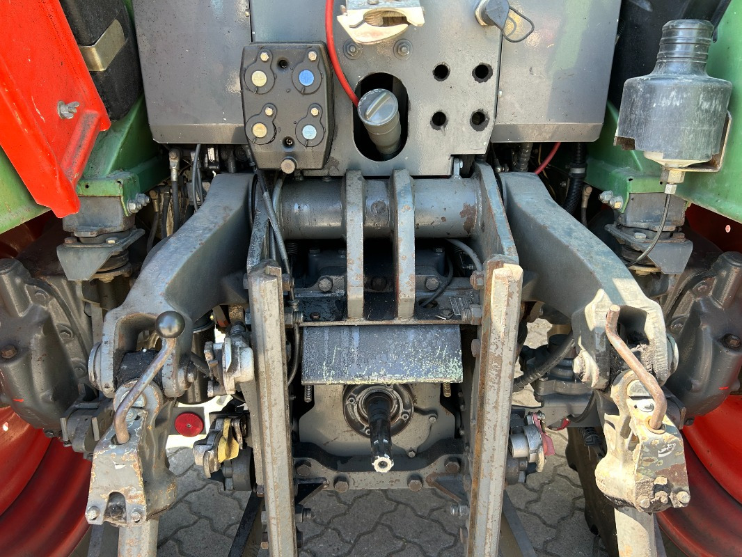 Fendt Farmer 310 - Τρακτέρ: φωτογραφία 4 Fendt Farmer 310 - Τρακτέρ: φωτογραφία 4