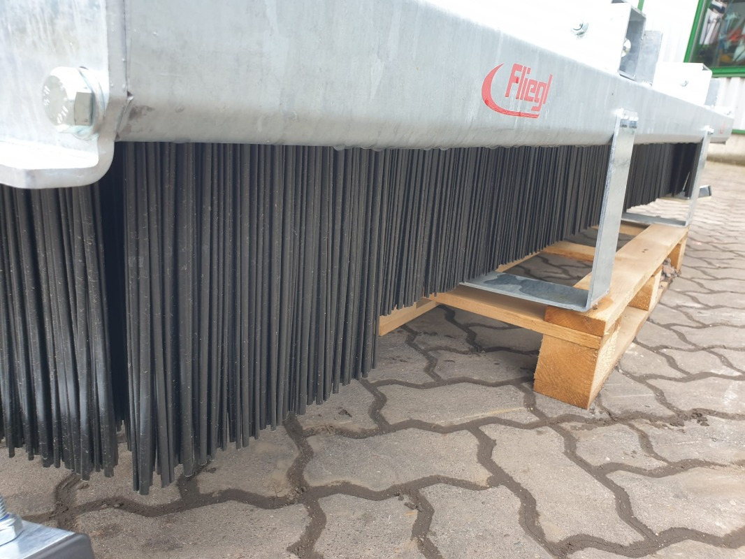 Fliegl Kehrbesen Löwe 1,50m* - Χορτοκοπτικό: φωτογραφία 5 Fliegl Kehrbesen Löwe 1,50m* - Χορτοκοπτικό: φωτογραφία 5